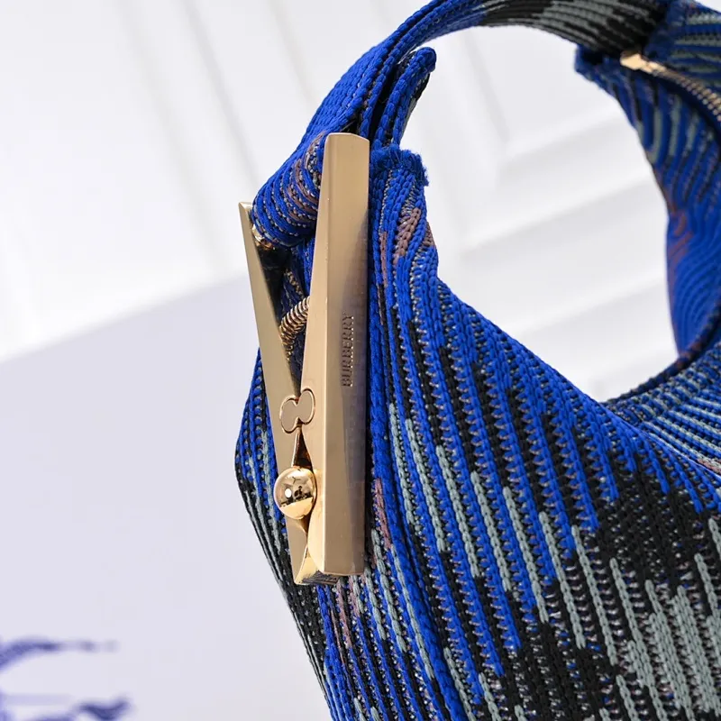 All categories Burberry women's bags (Burberry) Burberry 8382