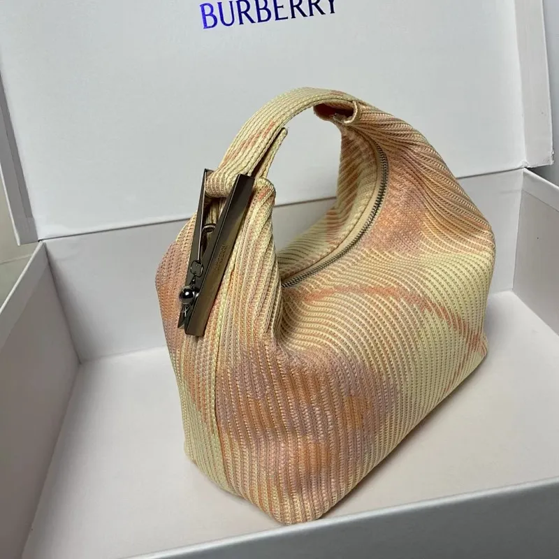 All categories Burberry women's bags (Burberry) Burberry 215