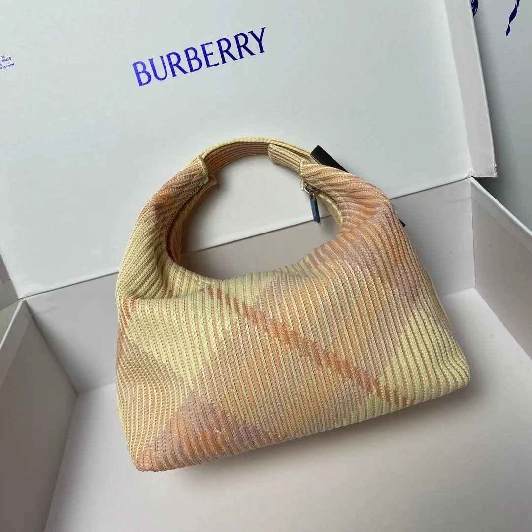 All categories Burberry women's bags (Burberry) Burberry 215