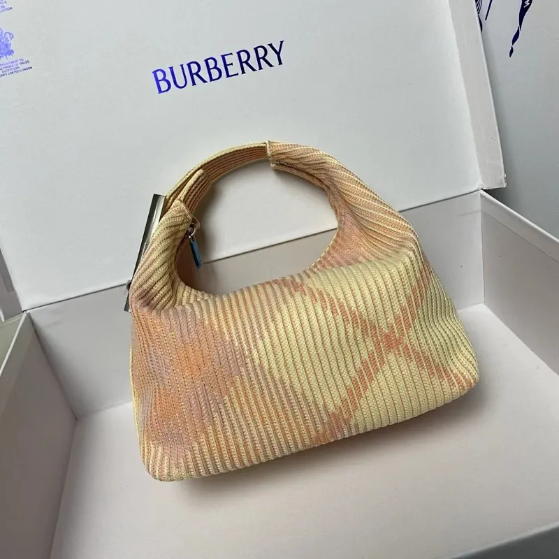 All categories Burberry women's bags (Burberry) Burberry 215