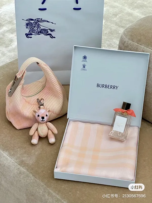 All categories Burberry women's bags (Burberry) Burberry 215
