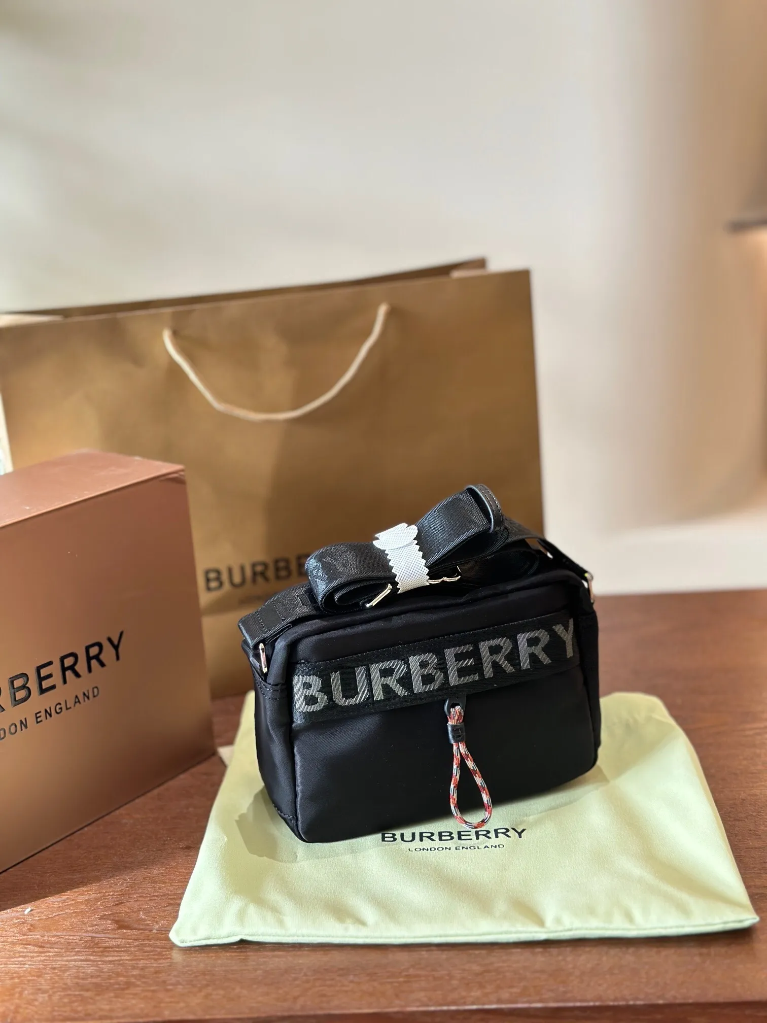 All Categories Official Website "Brand Women's Bags" Women's Bags 💙 Burberry 2024 New Burberry Nylon Camera Bag
