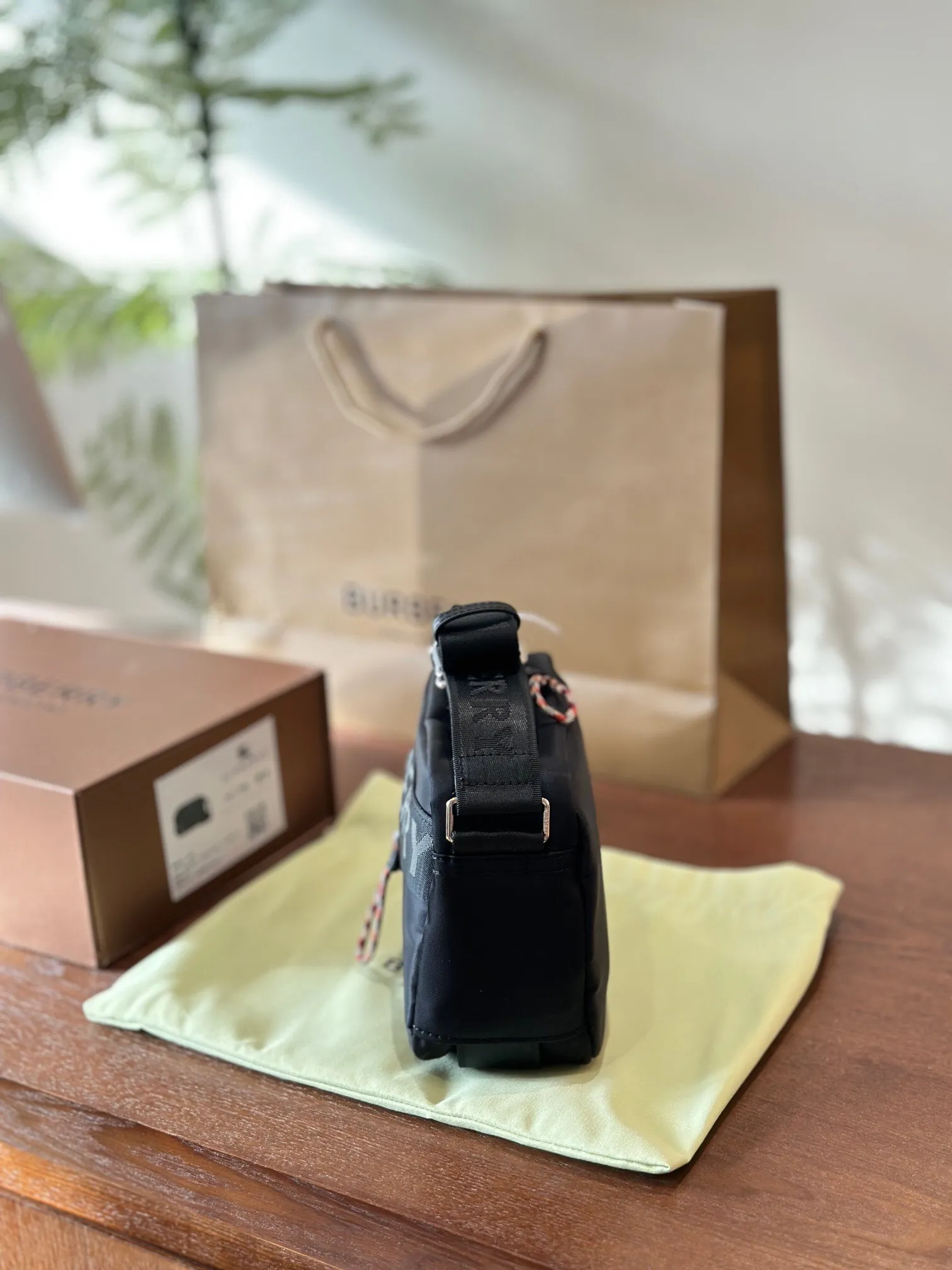 All Categories Official Website "Brand Women's Bags" Women's Bags 💙 Burberry 2024 New Burberry Nylon Camera Bag