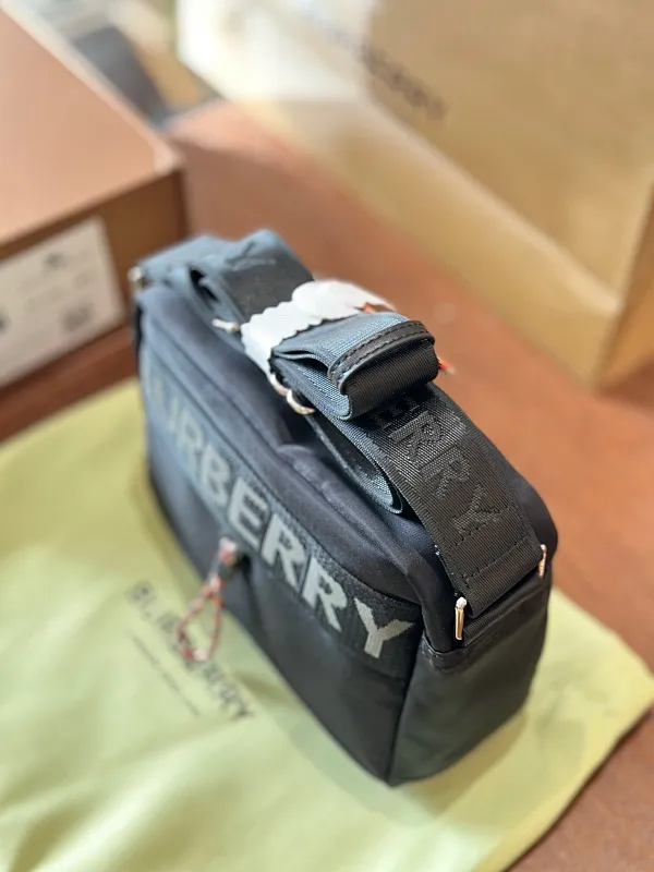 All Categories Official Website "Brand Women's Bags" Women's Bags 💙 Burberry 2024 New Burberry Nylon Camera Bag