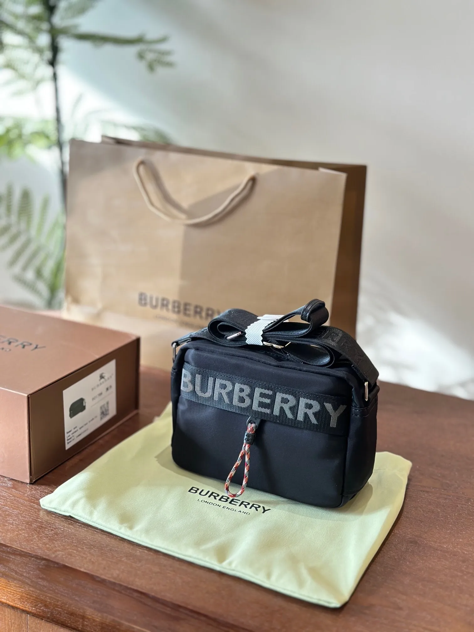 All Categories Official Website "Brand Women's Bags" Women's Bags 💙 Burberry 2024 New Burberry Nylon Camera Bag