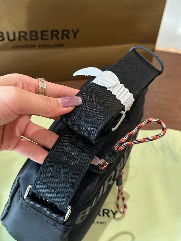 All Categories Official Website "Brand Women's Bags" Women's Bags 💙 Burberry 2024 New Burberry Nylon Camera Bag
