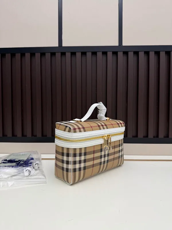 All categories Burberry women's bags (Burberry) Burberry 195