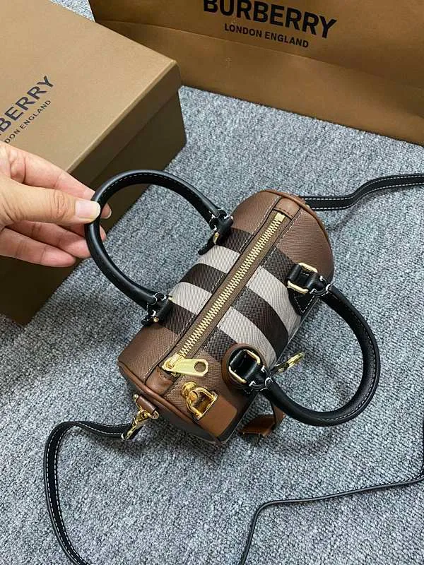 All categories Burberry women's bags (Burberry) Burberry 7088