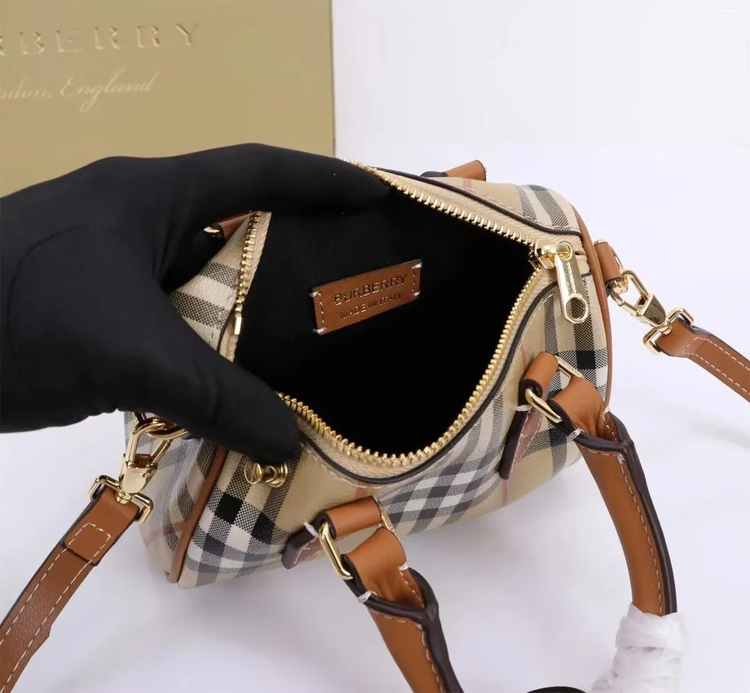 All categories Burberry women's bags (Burberry) Burberry 7088