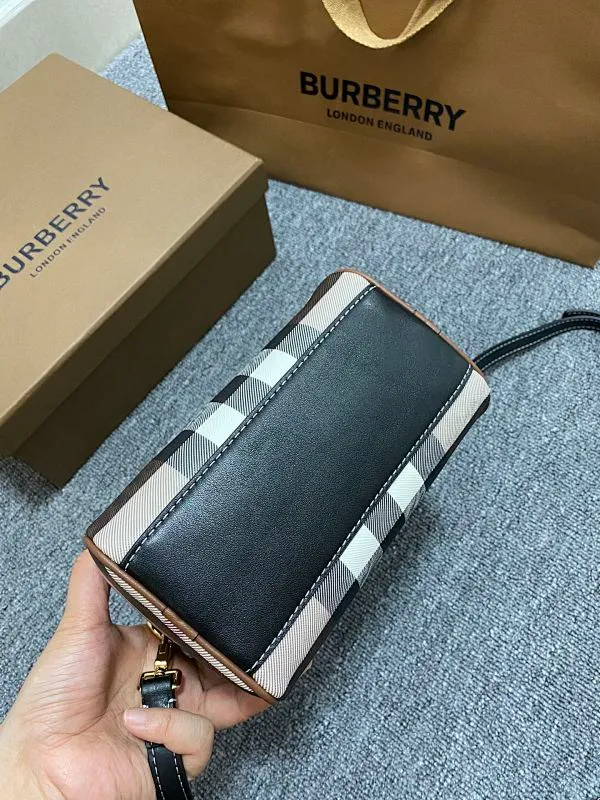 All categories Burberry women's bags (Burberry) Burberry 7088