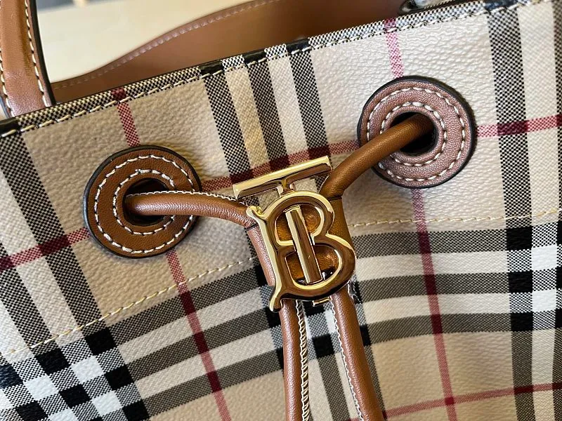 All categories Burberry women's bags (Burberry) Burberry 3303