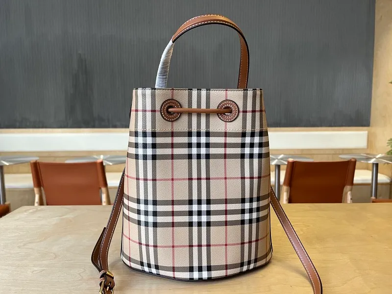 All categories Burberry women's bags (Burberry) Burberry 3303