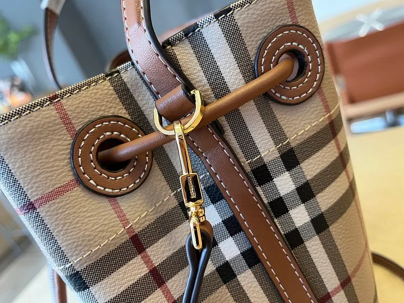 All categories Burberry women's bags (Burberry) Burberry 3303