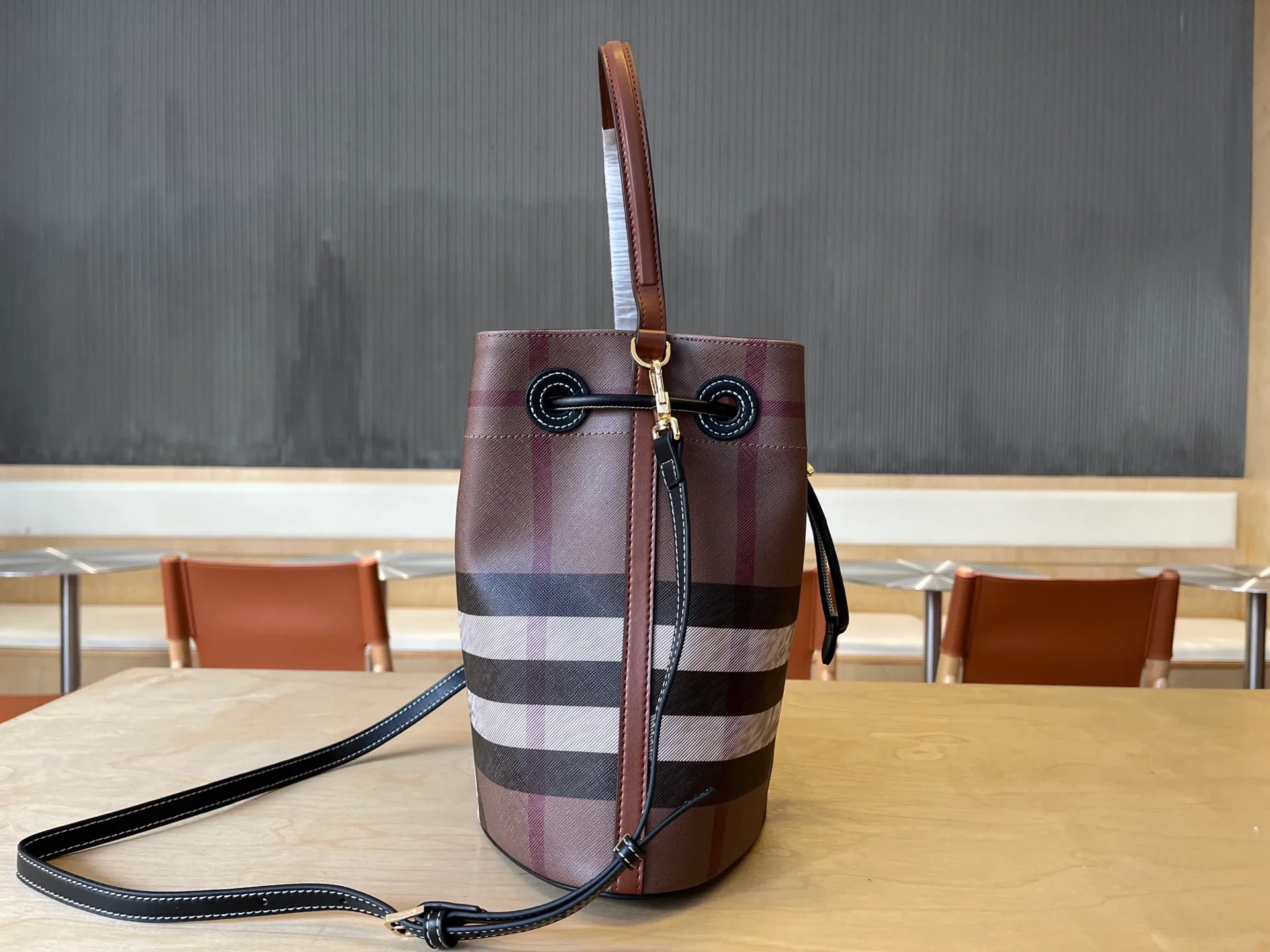 All categories Burberry women's bags (Burberry) Burberry 3303