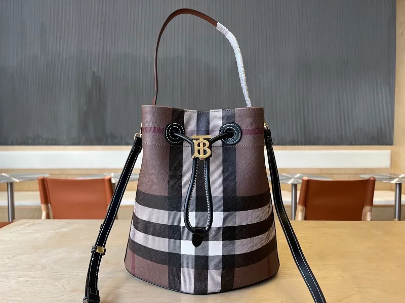 All categories Burberry women's bags (Burberry) Burberry 3303