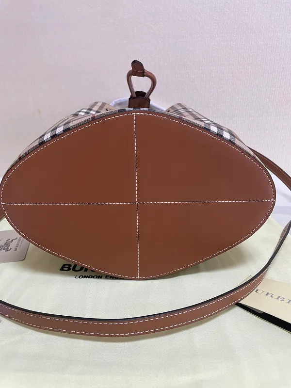 All categories Burberry women's bags (Burberry) Burberry 3303