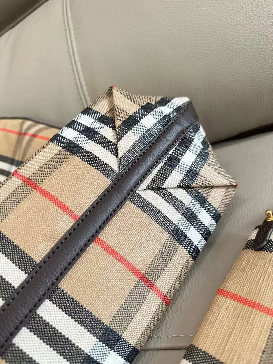 All categories Burberry women's bags (Burberry) Burberry 8398