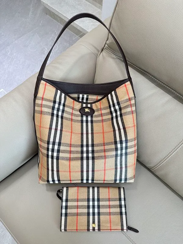 All categories Burberry women's bags (Burberry) Burberry 8398