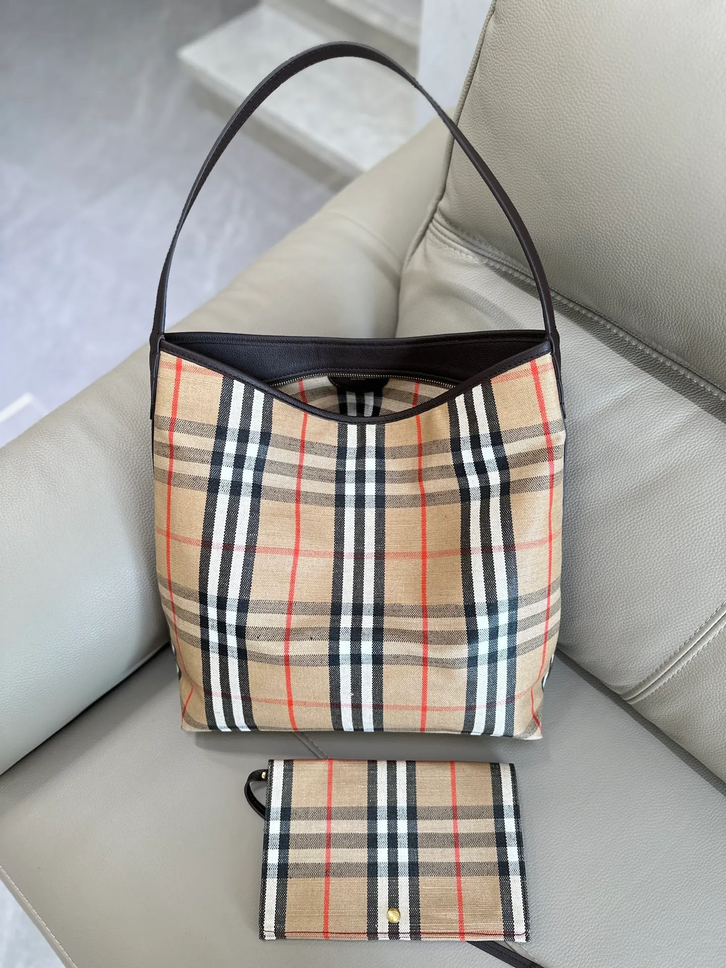 All categories Burberry women's bags (Burberry) Burberry 8398