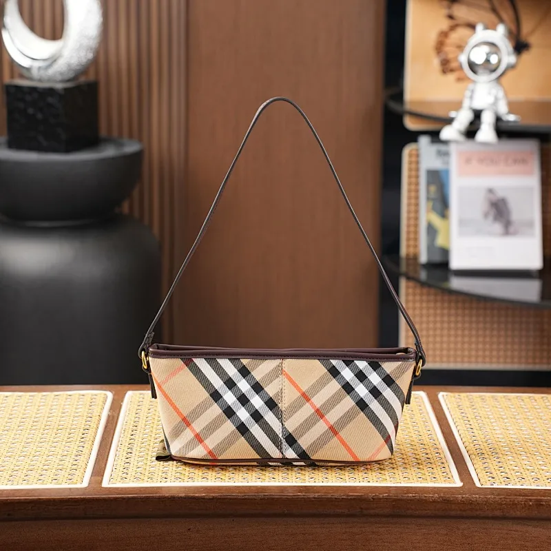 All categories Burberry women's bags (Burberry) Burberry 8393