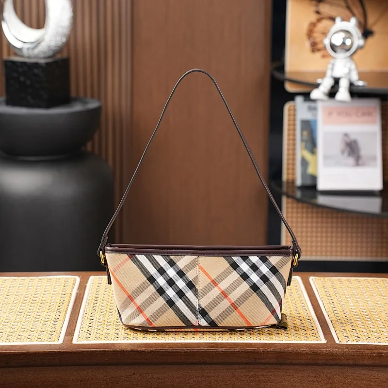 All categories Burberry women's bags (Burberry) Burberry 8393