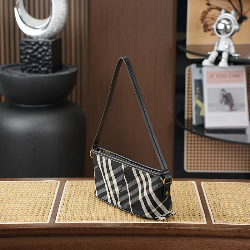 All categories Burberry women's bags (Burberry) Burberry 8393