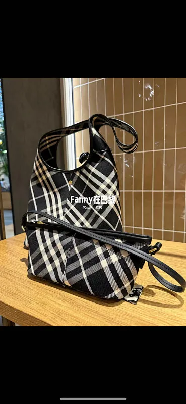 All categories Burberry women's bags (Burberry) Burberry 8393