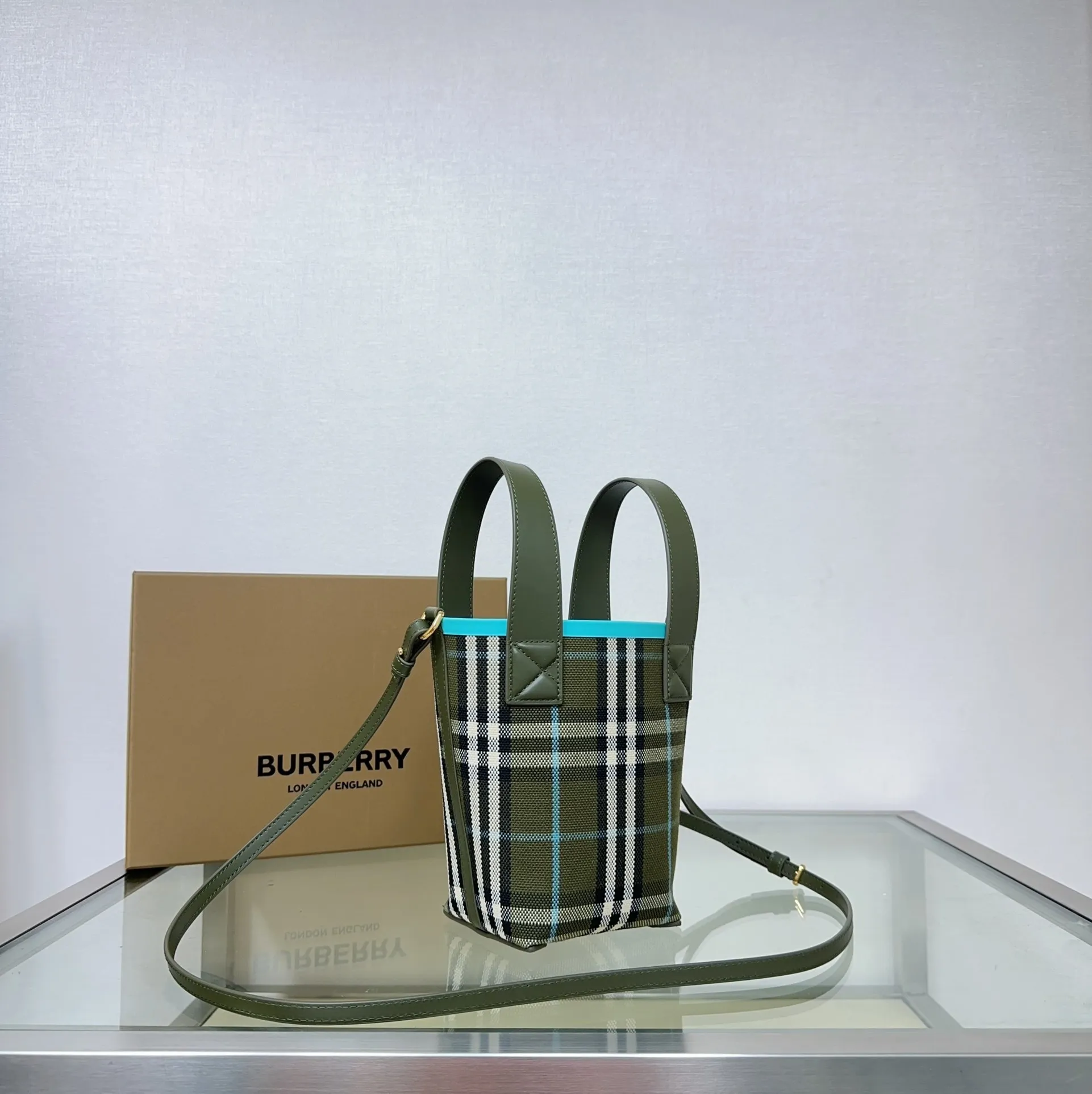 All categories Burberry women's bags (Burberry) Burberry original order 4611