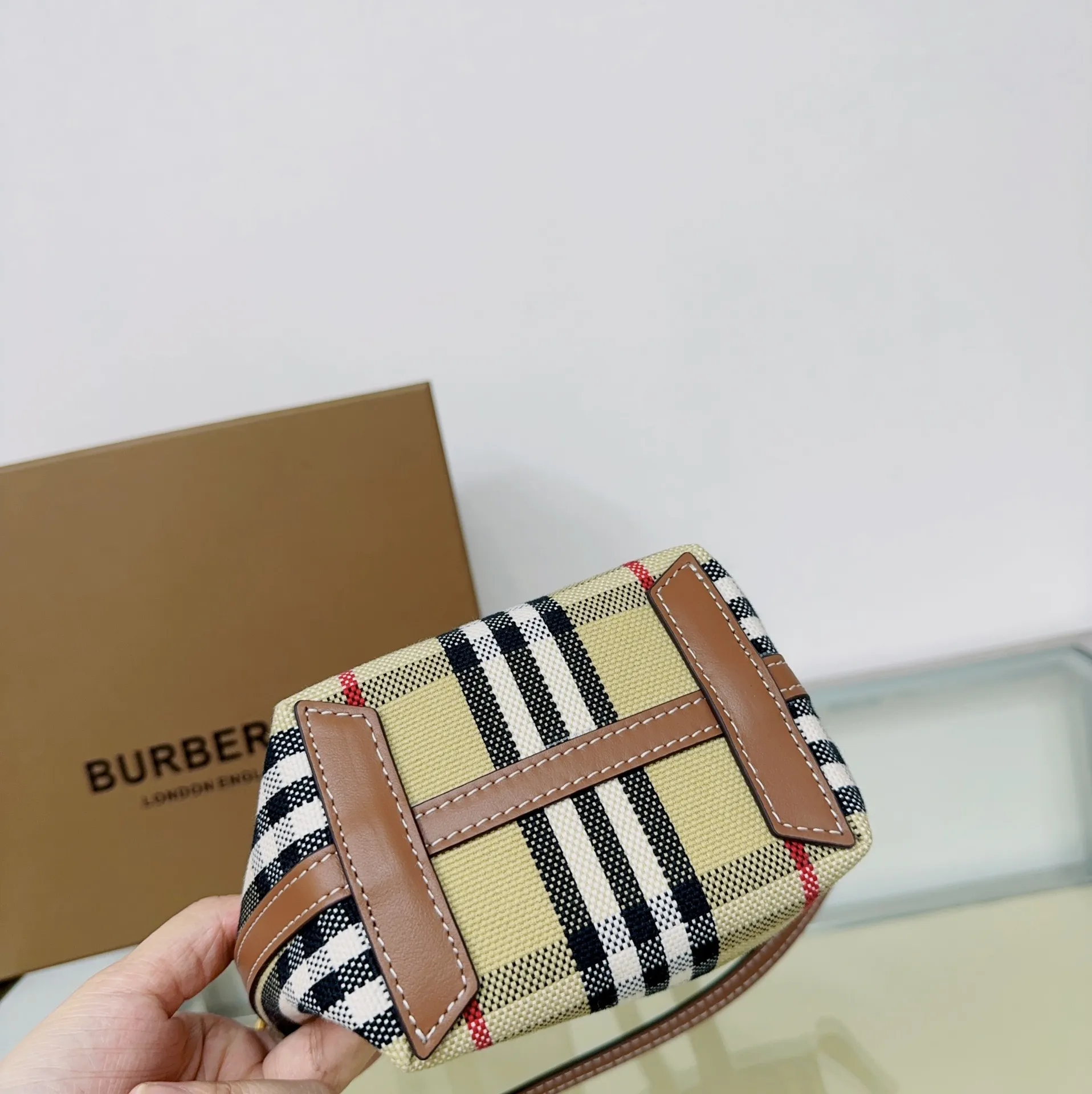 All categories Burberry women's bags (Burberry) Burberry original order 4611
