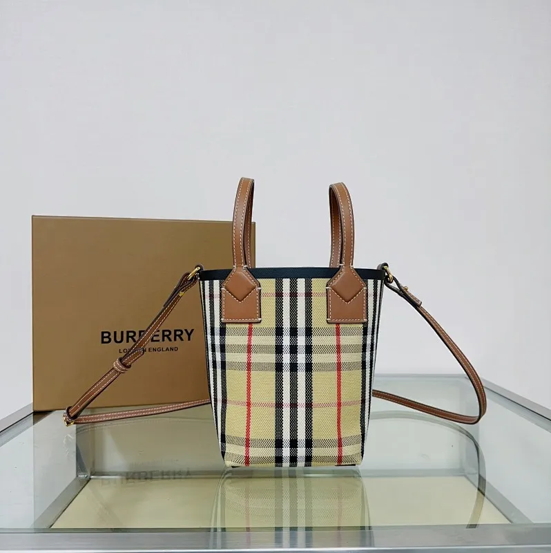 All categories Burberry women's bags (Burberry) Burberry original order 4611