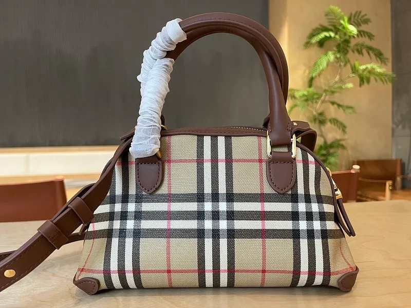 All categories Burberry women's bags (Burberry) Burberry original order 4644