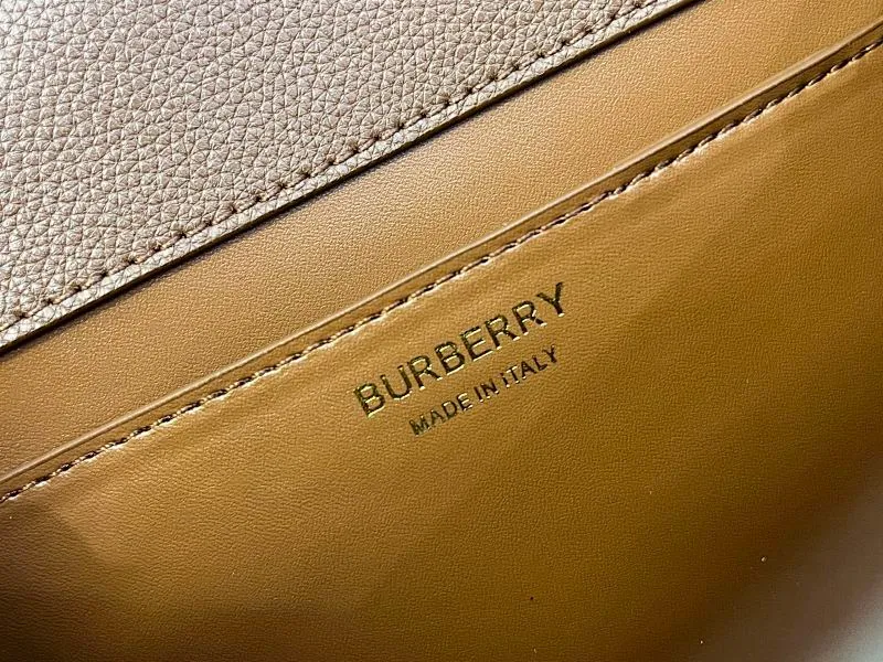 All categories Burberry women's bags (Burberry) Burberry 6608