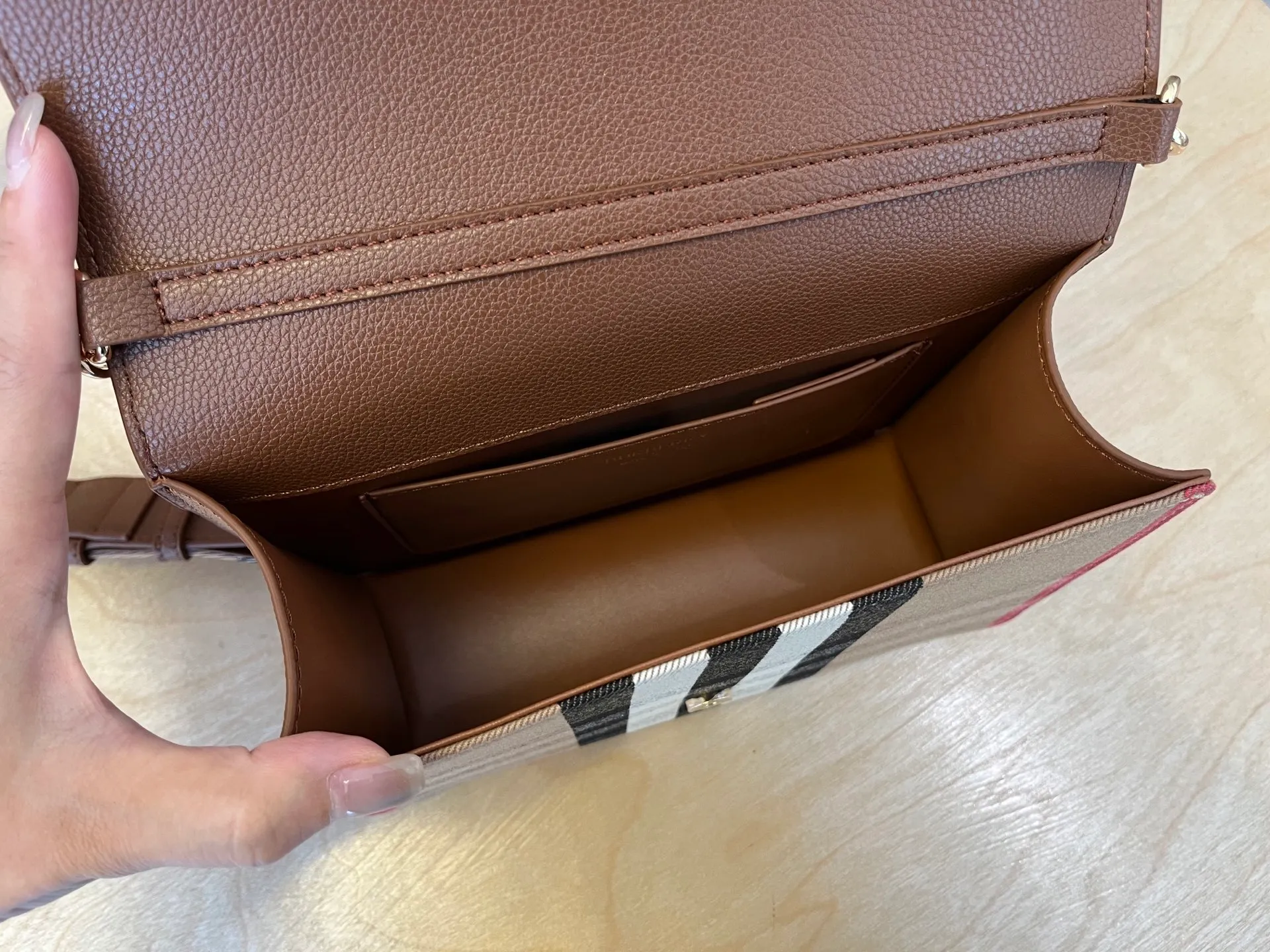 All categories Burberry women's bags (Burberry) Burberry 6608