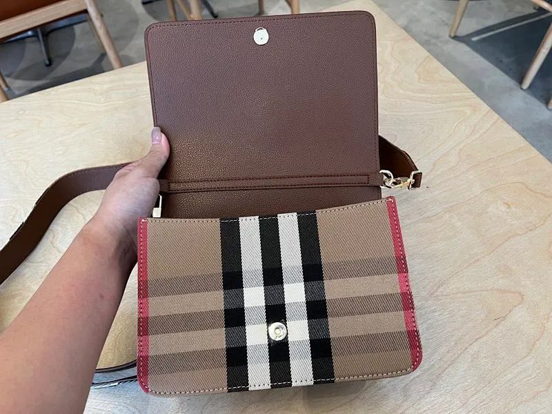 All categories Burberry women's bags (Burberry) Burberry 6608