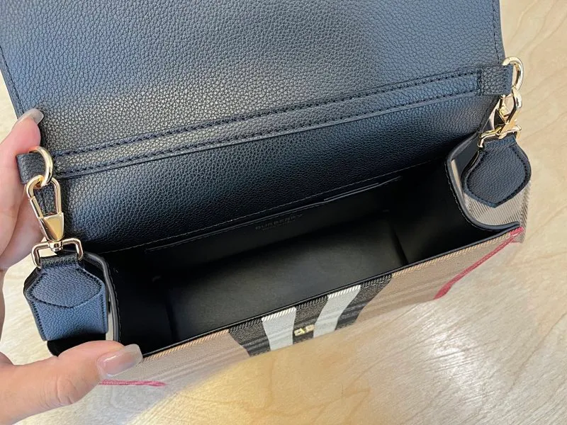All categories Burberry women's bags (Burberry) Burberry 6608