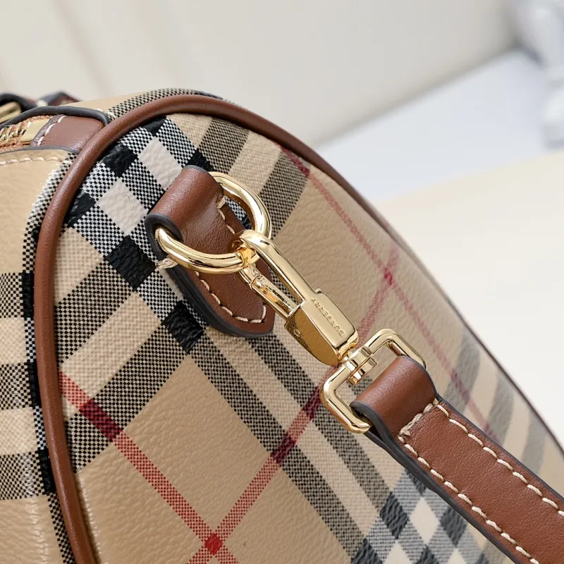 All categories Burberry women's bags (Burberry) Burberry 8371