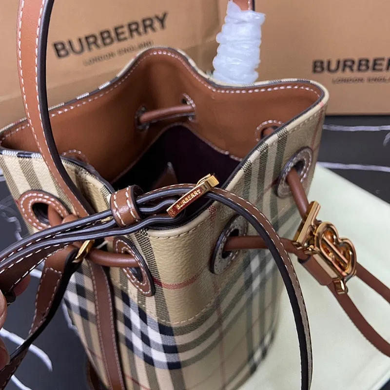 All categories Burberry women's bags (Burberry) Burberry 3306