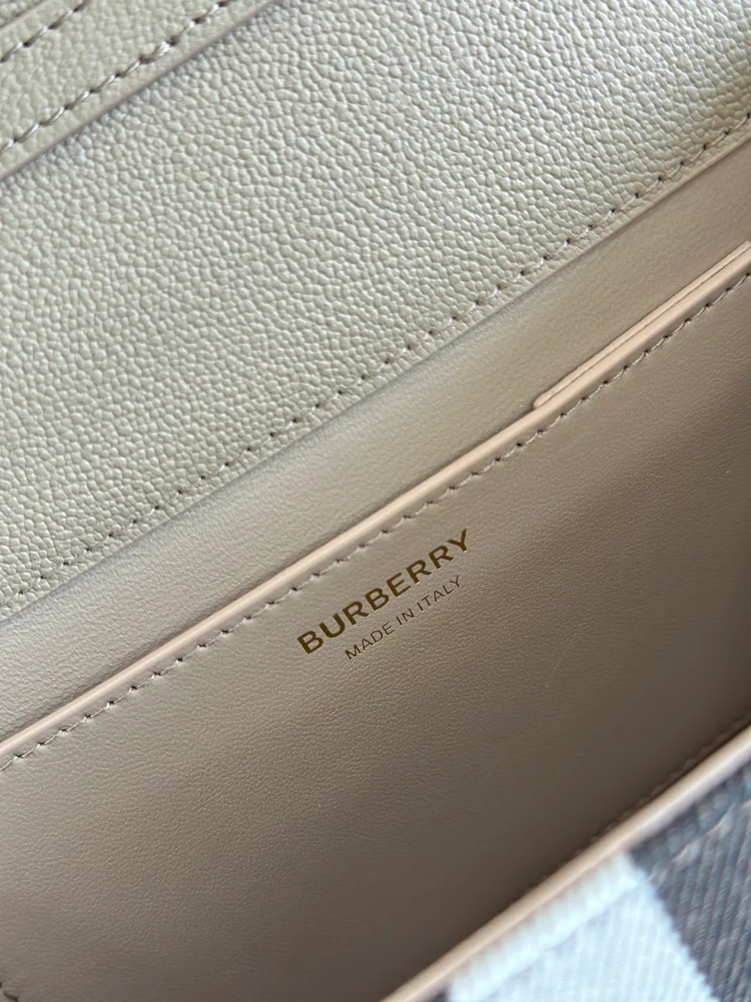 All Categories Official Website "Brand Women's Bags" Women's Bags 💙 Burberry 2025 New Burberry Crossbody Bag