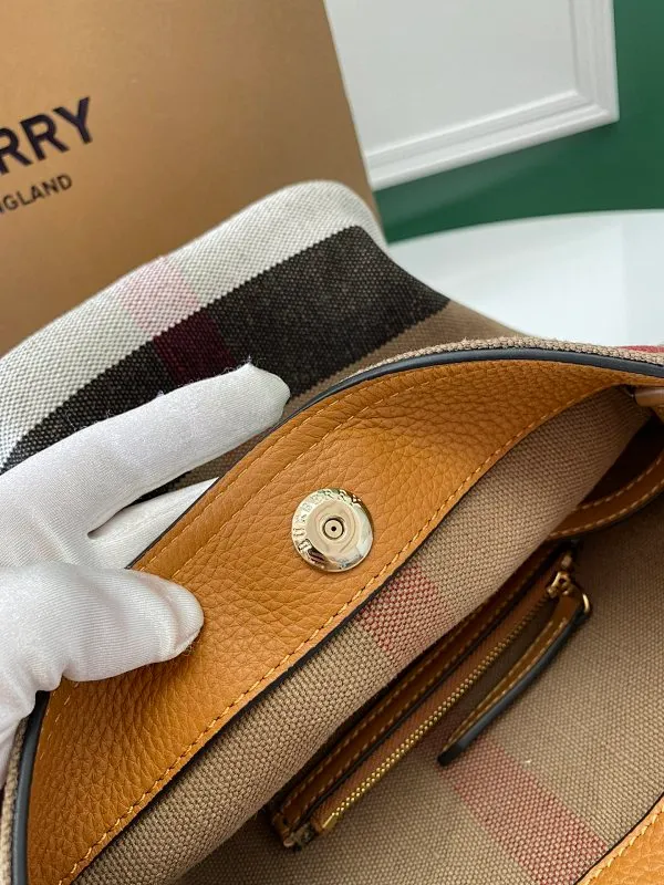 All Categories Official Website "Brand Women's Bags" Women's Bags 💙 Burberry 2025 New Burberry Crossbody Bag