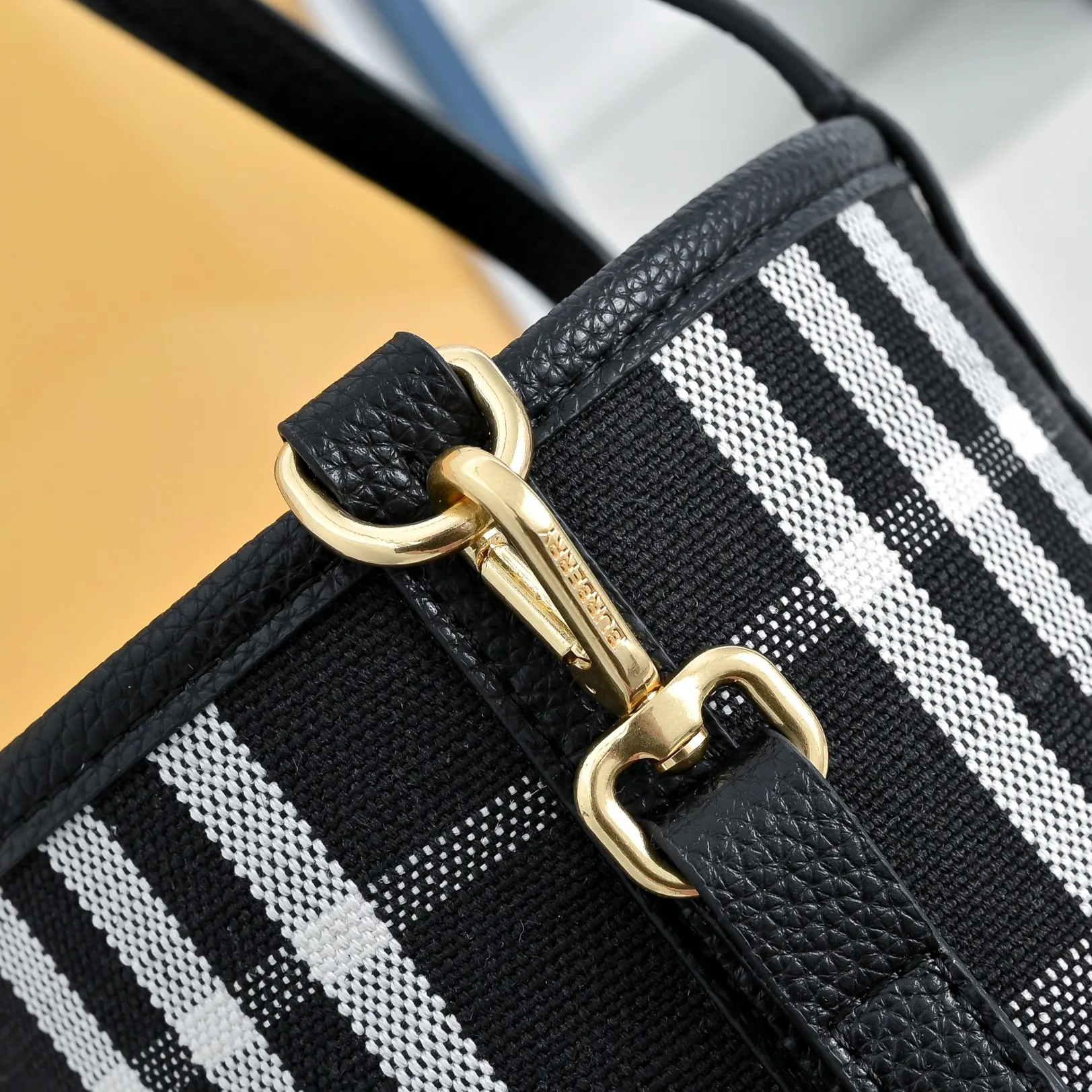 All categories Burberry women's bags (Burberry) Burberry 2218