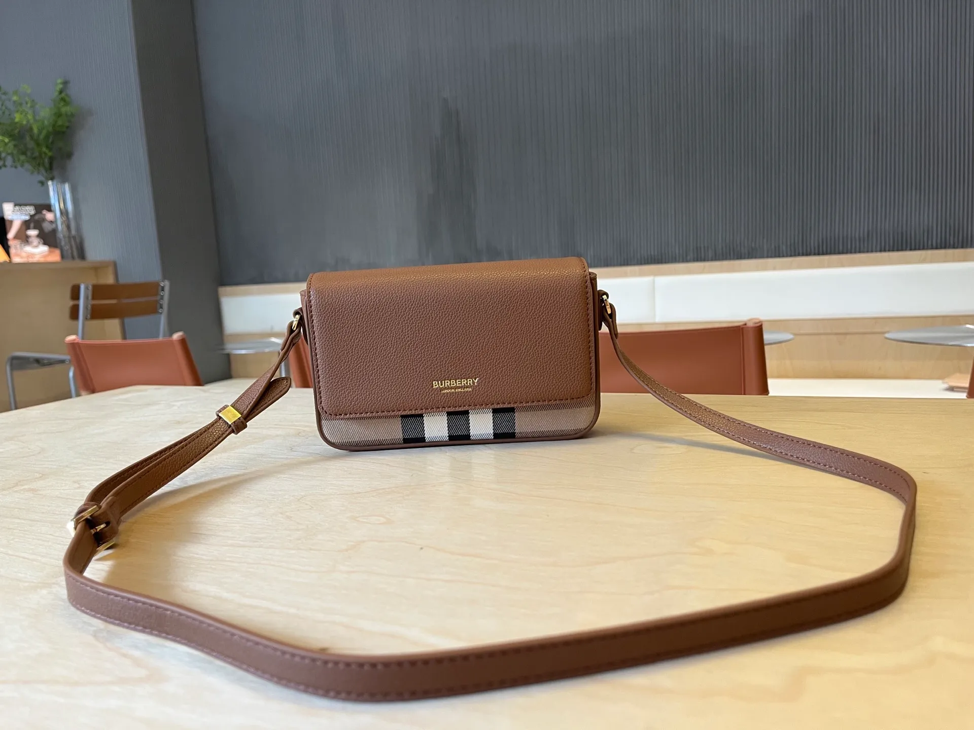 All categories Burberry women's bags (Burberry) Burberry 6606