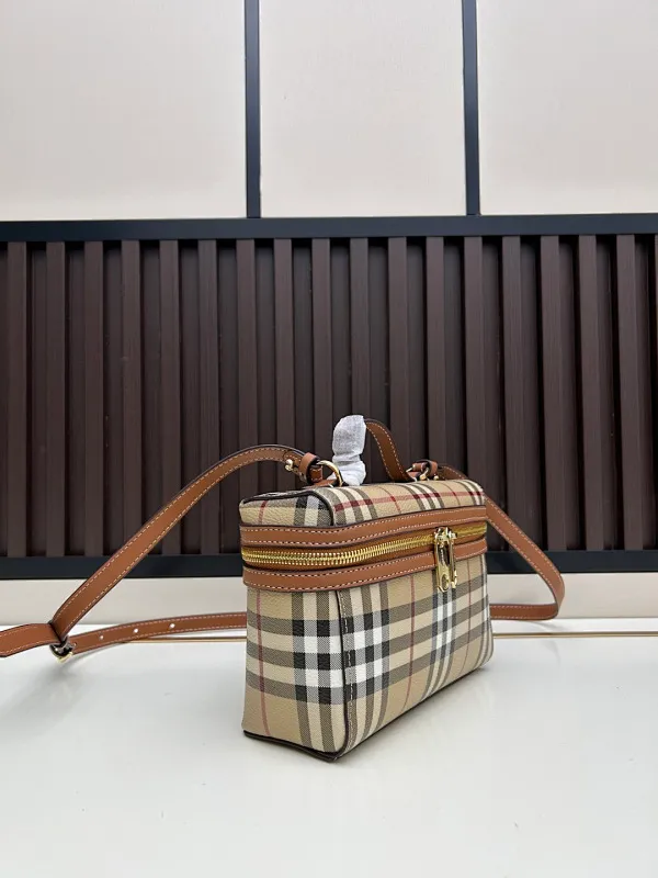 All categories Burberry women's bags (Burberry) Burberry 08990