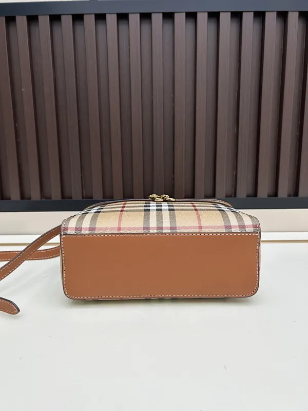 All categories Burberry women's bags (Burberry) Burberry 08990