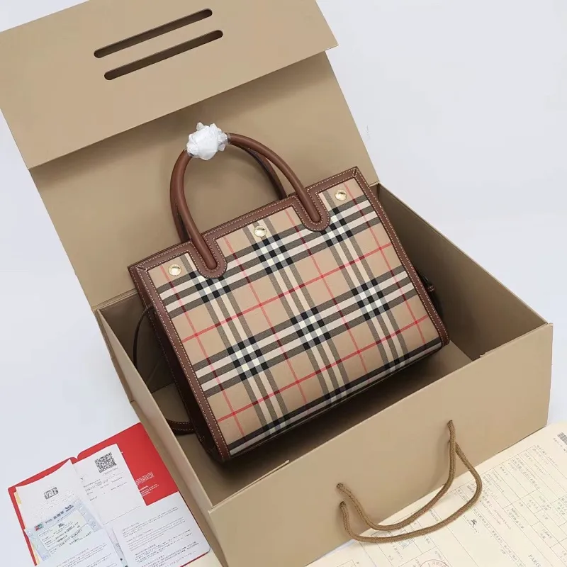 All categories Burberry women's bags (Burberry) Burberry 8366