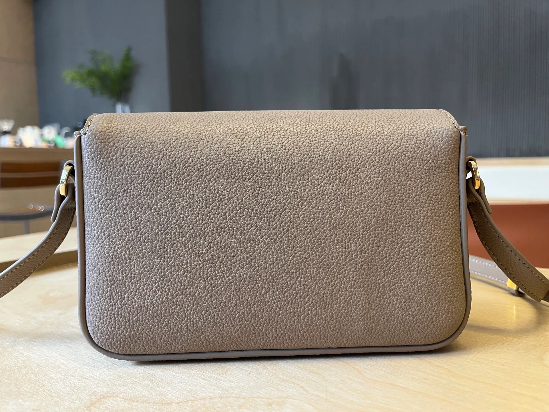 All categories Burberry women's bags (Burberry) Burberry 6606