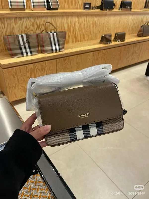 All categories Burberry women's bags (Burberry) Burberry 6606