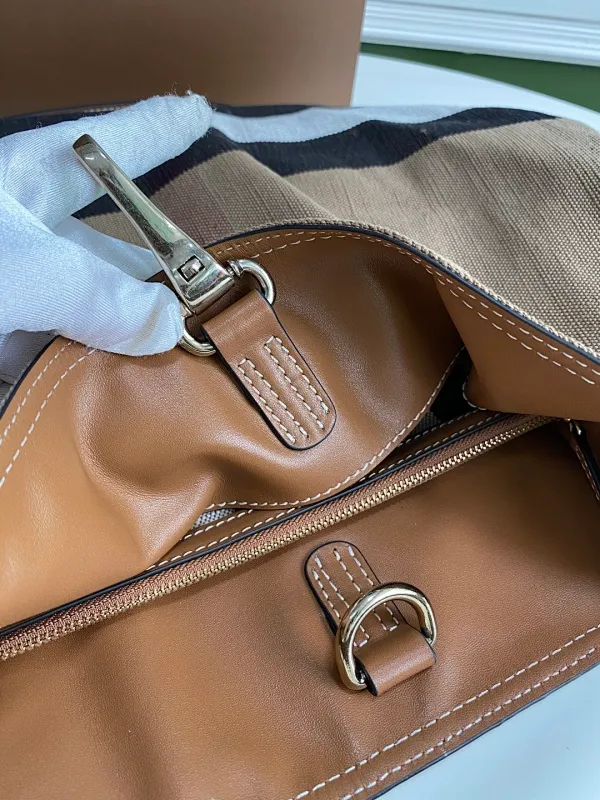 All Categories Official Website "Brand Women's Bags" Women's Bags 💙 Burberry 2025 New Burberry Crossbody Bag