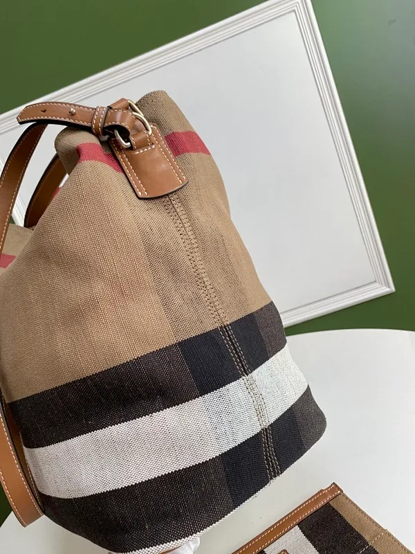 All Categories Official Website "Brand Women's Bags" Women's Bags 💙 Burberry 2025 New Burberry Crossbody Bag
