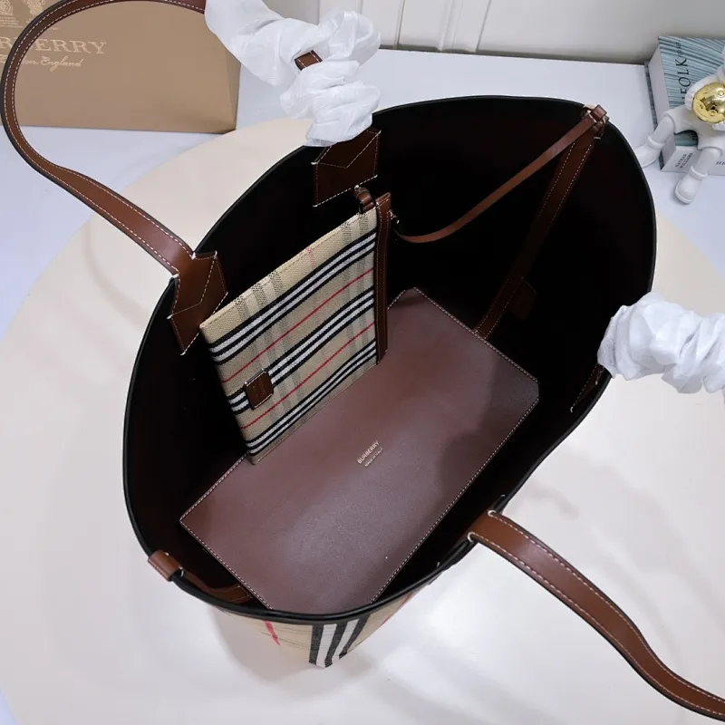 All categories Burberry women's bags (Burberry) Burberry 8379