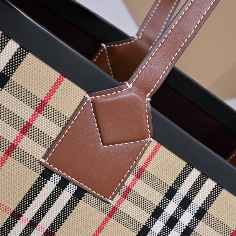 All categories Burberry women's bags (Burberry) Burberry 8379